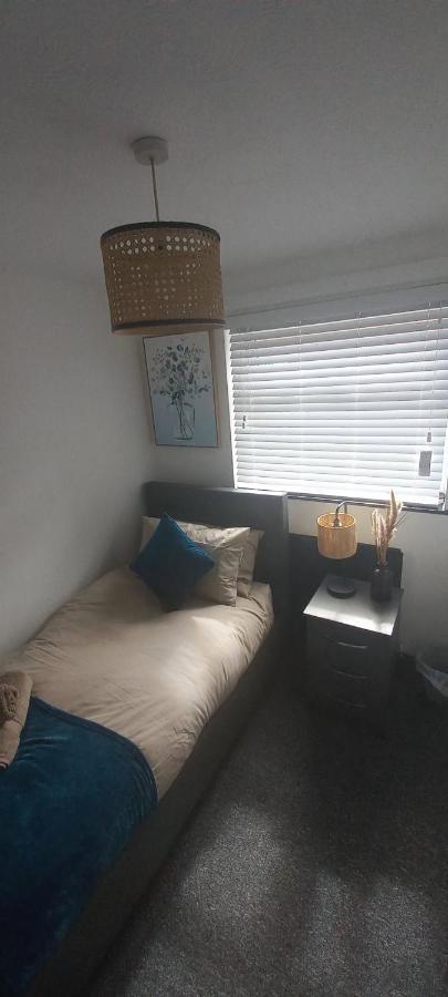 6-Min Walk To New Cross Parking Long Stay Discounts Wolverhampton Buitenkant foto
