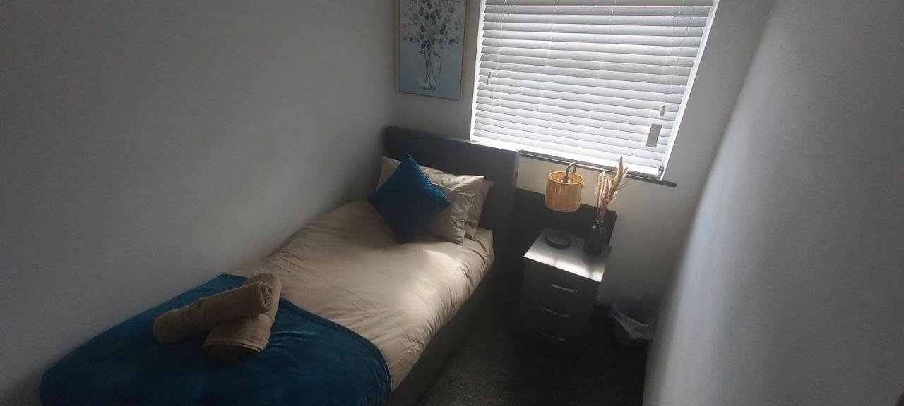 6-Min Walk To New Cross Parking Long Stay Discounts Wolverhampton Buitenkant foto