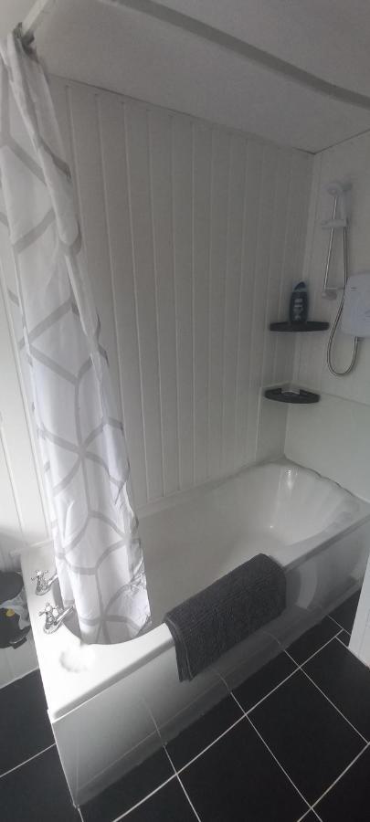 6-Min Walk To New Cross Parking Long Stay Discounts Wolverhampton Buitenkant foto