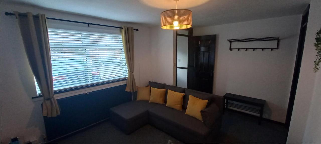 6-Min Walk To New Cross Parking Long Stay Discounts Wolverhampton Buitenkant foto